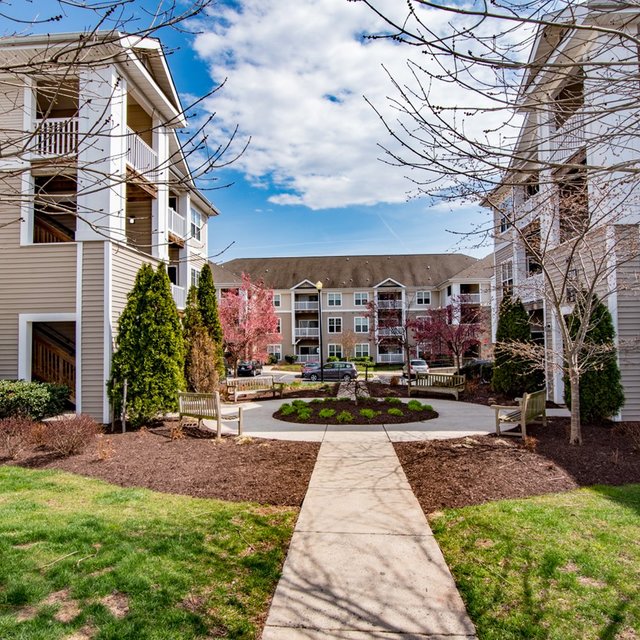 Frederick Apartments Century Clearbrook Gallery