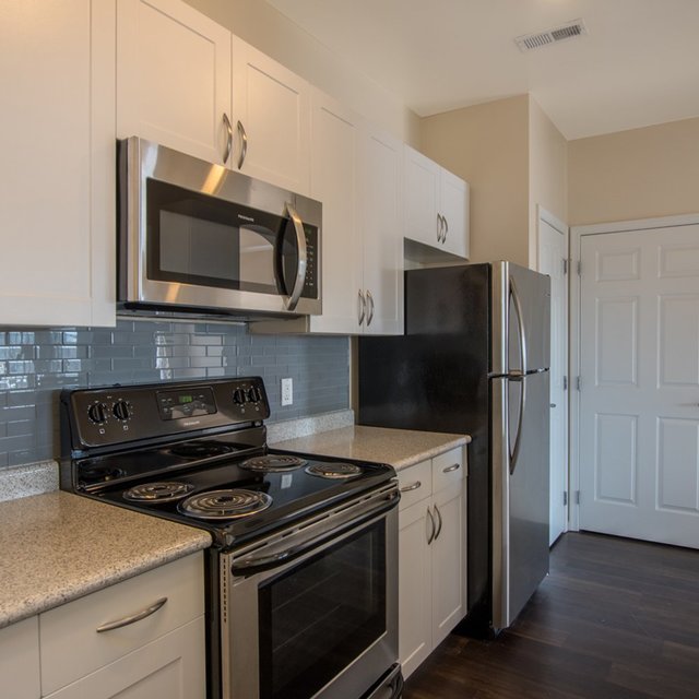 Frederick Apartments Century Clearbrook Gallery