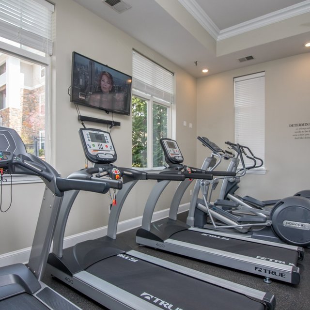 Frederick Apartments Century Clearbrook Gallery