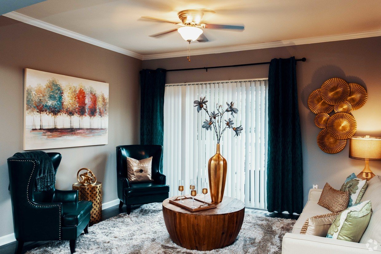 Frederick Apartments Century Clearbrook Gallery