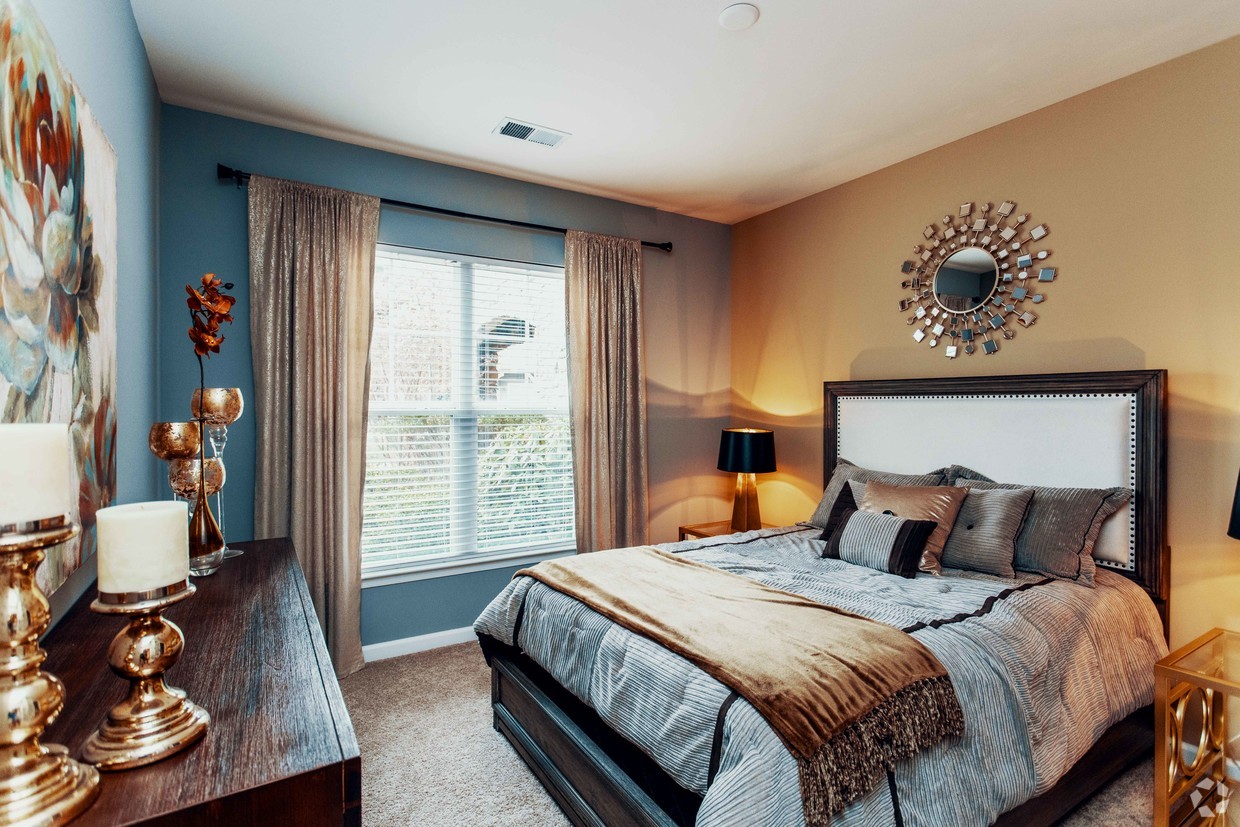 Frederick Apartments Century Clearbrook Gallery